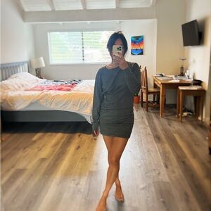 Long sleeve gray dresss